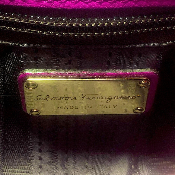 SALVATORE FERRAGAMO GANCINI Magenta Leather Betulla Shoulder Bag w/ Side Pockets - Picture 15 of 17
